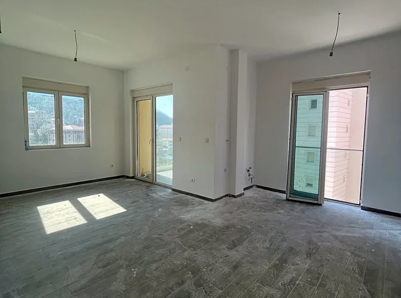 Mieszkanie 3 pokoi 75 m² Becici, Czarnogóra