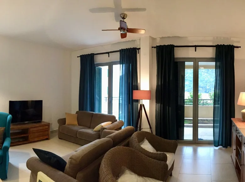 2 bedroom apartment 96 m² Kotor Municipality, Montenegro