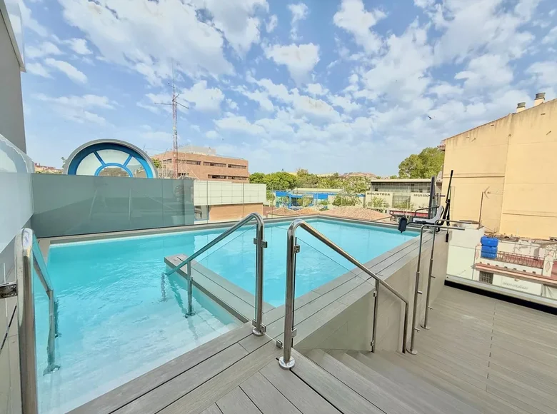 Mieszkanie 3 pokoi 129 m² Fuengirola, Hiszpania