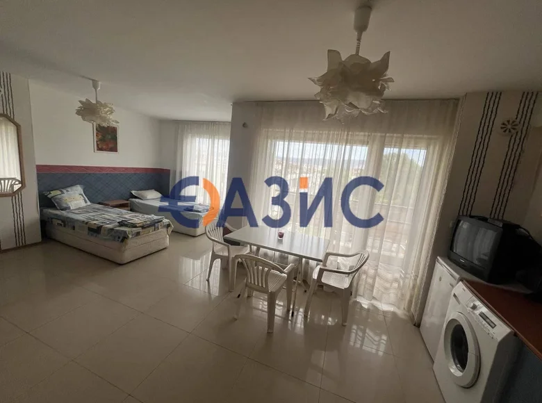 Mieszkanie 2 pokoi 76 m² Nesebyr, Bułgaria