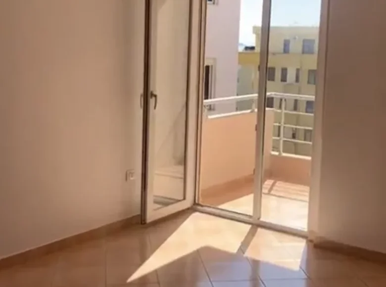 Mieszkanie 2 pokoi 75 m² Durres, Albania