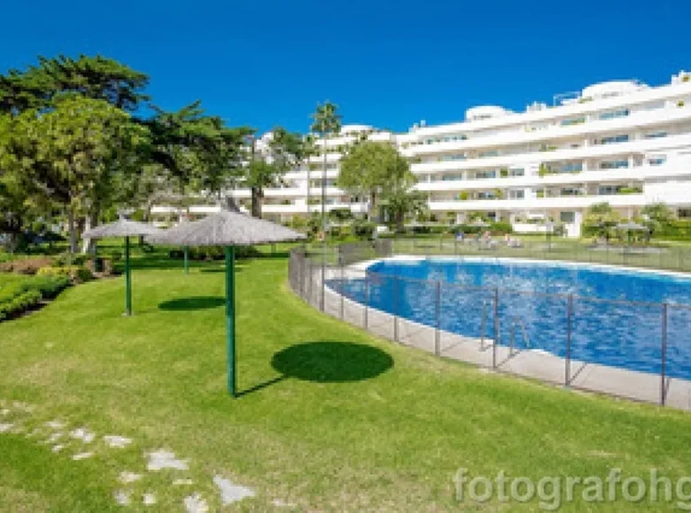 4 bedroom apartment 250 m² Estepona, Spain