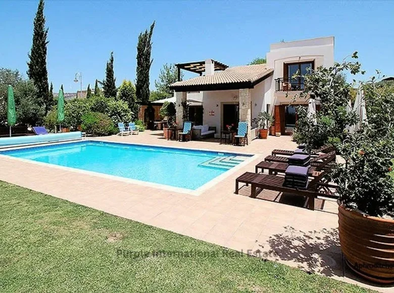 4-Schlafzimmer-Villa 200 m² Kouklia, Zypern