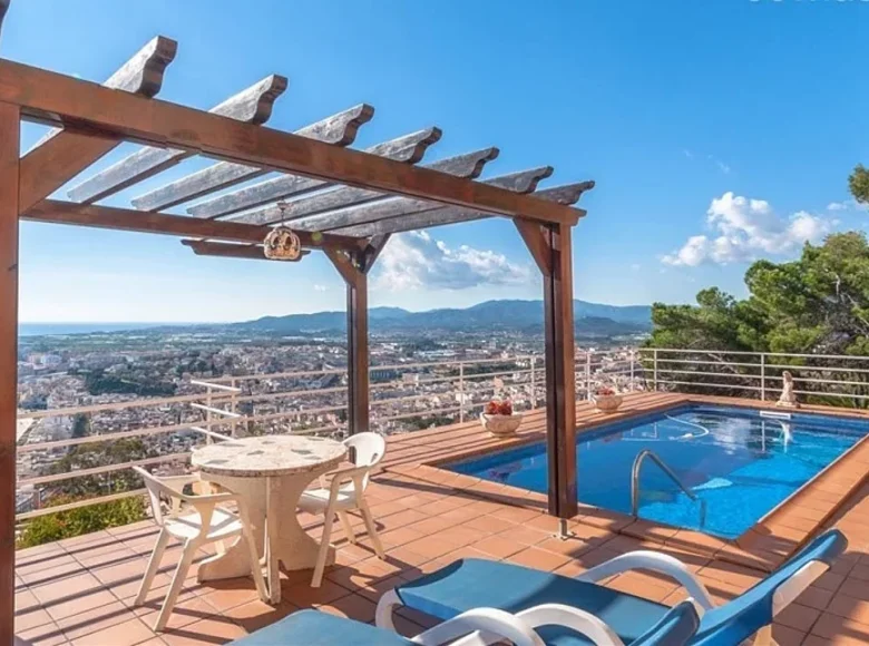 4 bedroom house 150 m² Lloret de Mar, Spain