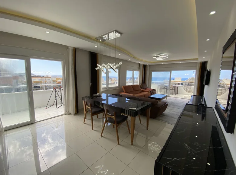 4 bedroom apartment 250 m² Mahmutlar, Turkey