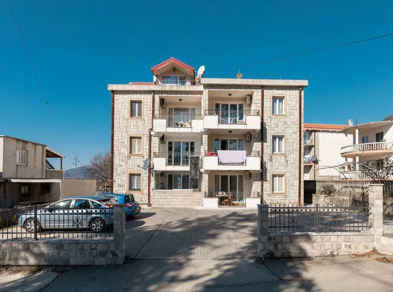 Apartamento 2 habitaciones 68 m² Tivat, Montenegro