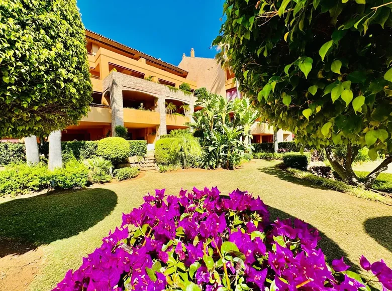 Mieszkanie 3 pokoi 155 m² Marbella, Hiszpania