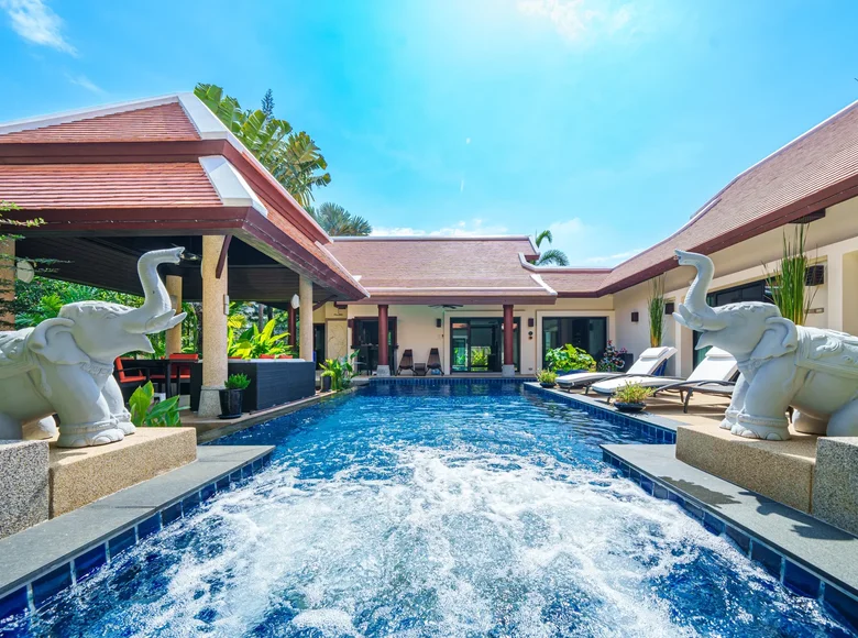 3 bedroom villa 353 m² Phuket, Thailand