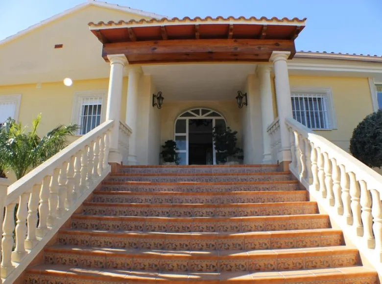 6 bedroom villa 450 m² lAlfas del Pi, Spain