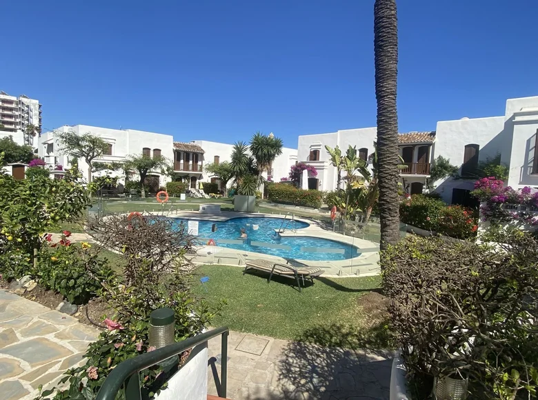 Haus 2 Schlafzimmer 100 m² Estepona, Spanien