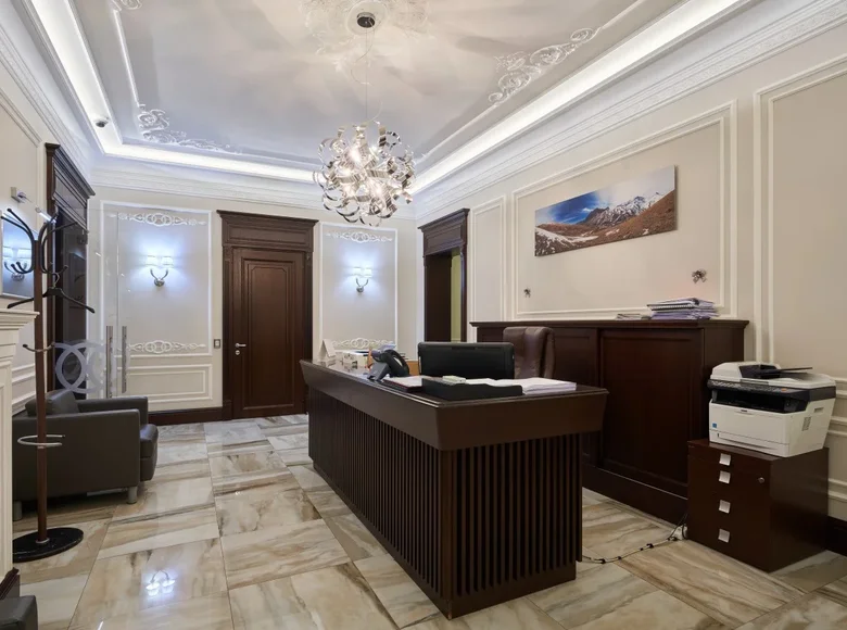 Oficina 606 m² en Distrito Administrativo Central, Rusia