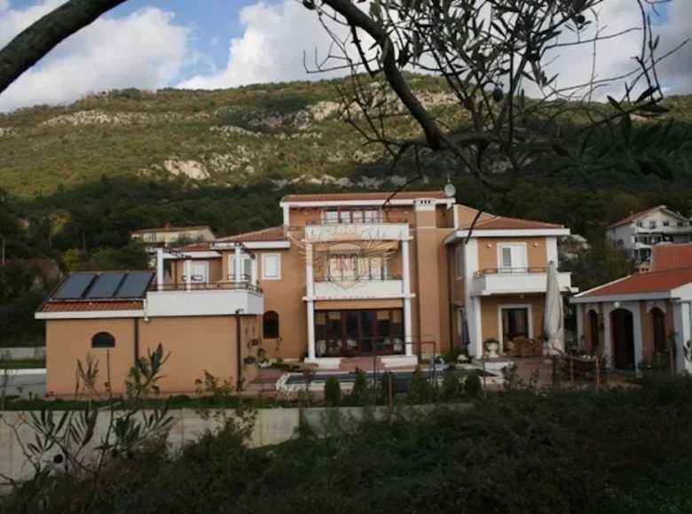 Haus 6 Zimmer 450 m² Gradiosnica, Montenegro