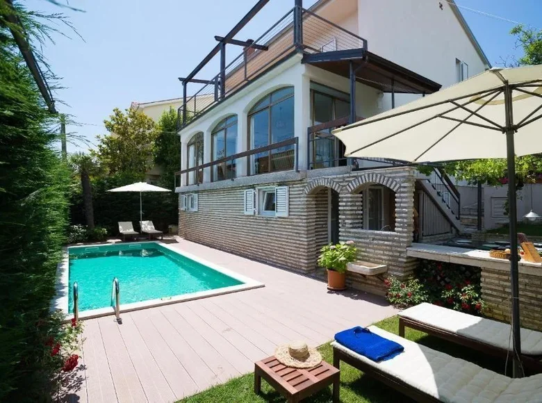 4 bedroom Villa 335 m² Grad Pula, Croatia