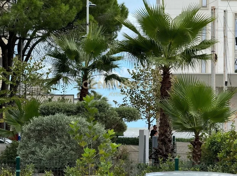 4 bedroom apartment 264 m² Golem, Albania