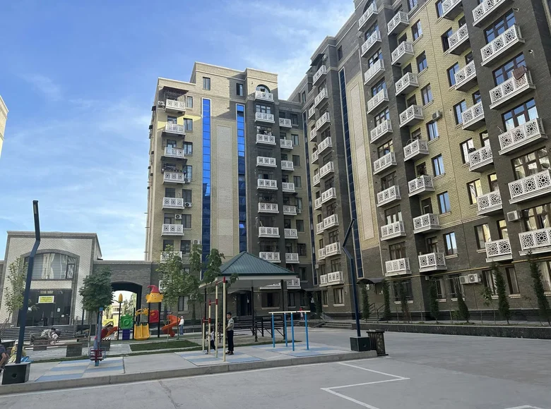 Kvartira 4 xonalar 120 m² Khanabadda