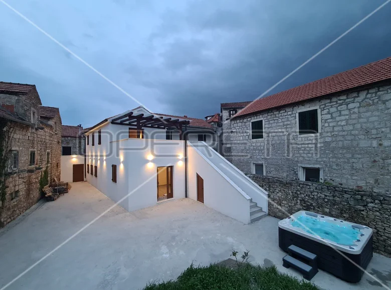 2 room house 123 m² Vrboska, Croatia