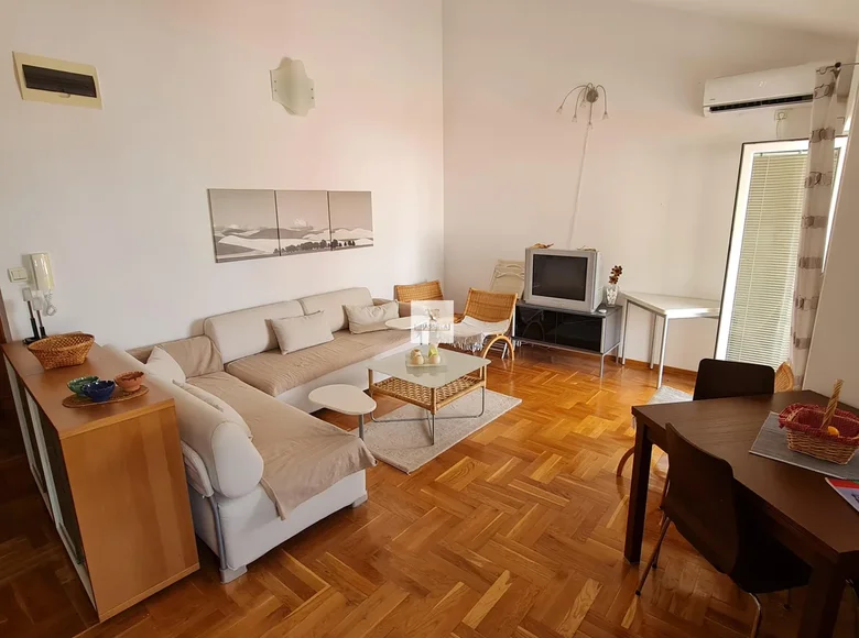 2 bedroom apartment 75 m² Rafailovici, Montenegro