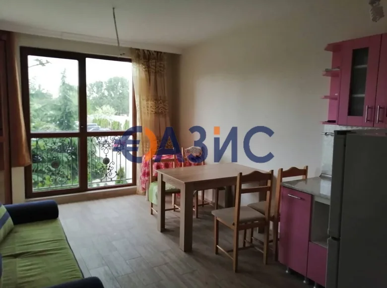 Mieszkanie 3 pokoi 71 m² Nesebyr, Bułgaria