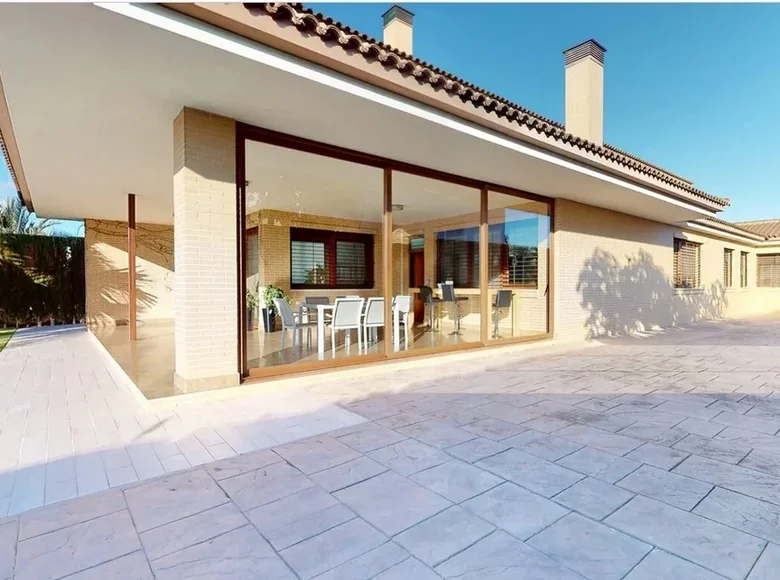 6 bedroom house 583 m² Elx Elche, Spain