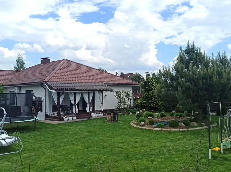 Dom 103 m² Kalodishchy, Białoruś
