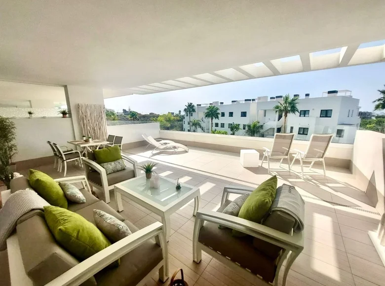 Mieszkanie 2 pokoi 87 m² Estepona, Hiszpania