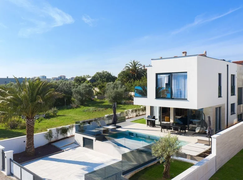 5 bedroom villa 340 m² Umag, Croatia