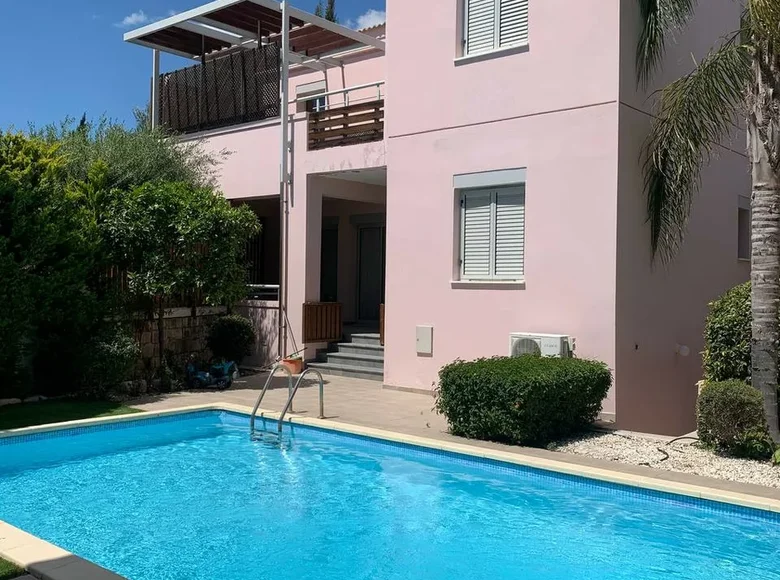 4 bedroom house  in Ayios Tychonas, Cyprus