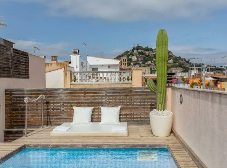 Townhouse 5 bedrooms 346 m² Lloret de Mar, Spain