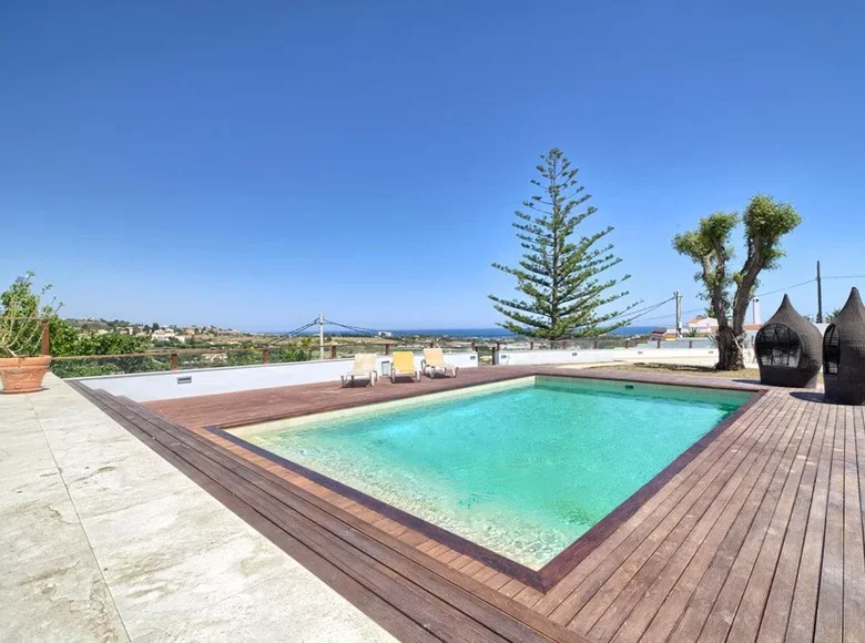 4 bedroom house 100 m² Estepona, Spain