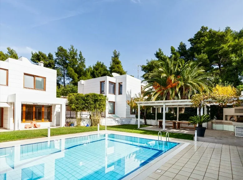 Villa 1 601 m² Athens, Greece