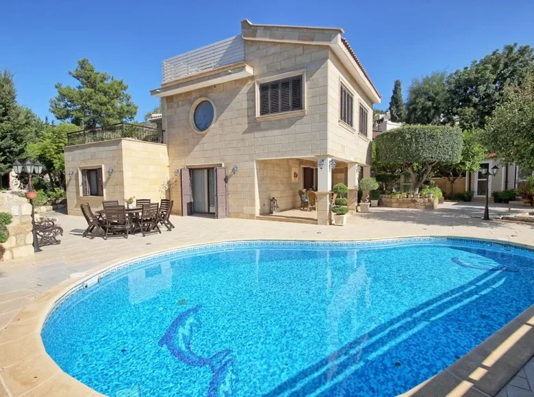 4 bedroom house 321 m² Kamares, Cyprus