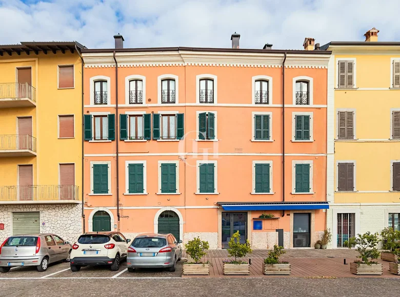 6 room apartment 192 m² Toscolano Maderno, Italy