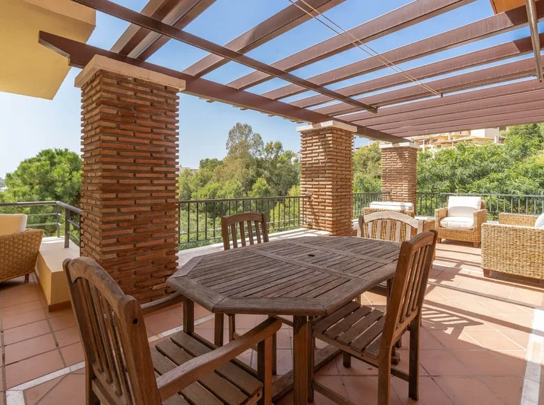 Mieszkanie 3 pokoi 131 m² San Pedro Alcantara, Hiszpania