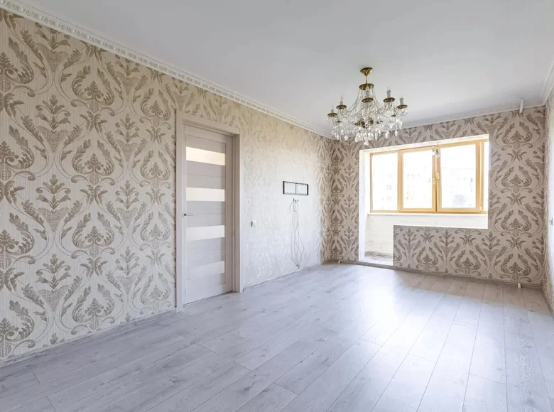 Mieszkanie 4 pokoi 74 m² Mińsk, Białoruś