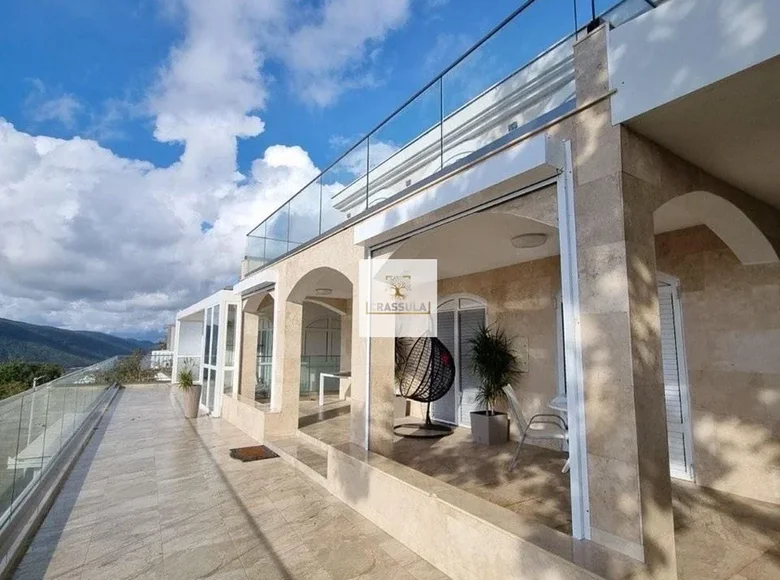 7 bedroom villa 440 m² Prijevor, Montenegro