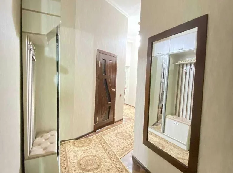 Kvartira 3 xonalar 68 m² Samarqandda