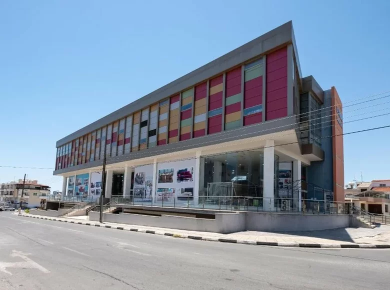 Propriété commerciale 2 100 m² à Larnaca, Bases souveraines britanniques