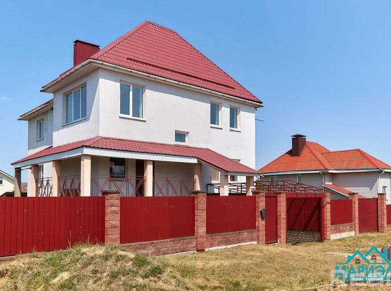Cottage 424 m² Papiarnianski sielski Saviet, Belarus