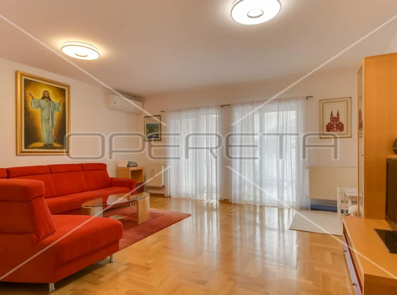 Квартира 4 комнаты 112 м² Gradska cetvrt Sesvete, Хорватия