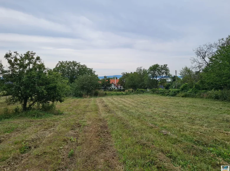 Grundstück 1 100 m² Revfueloep, Ungarn
