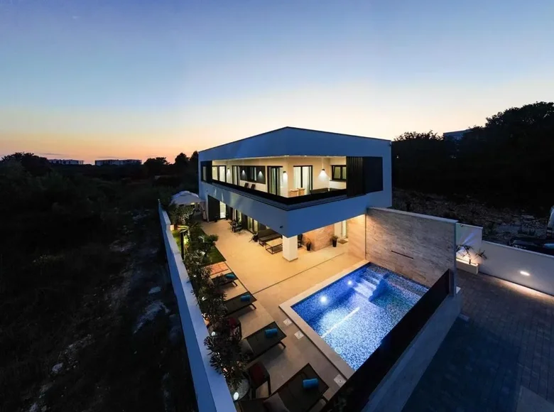 3 bedroom villa 175 m² Grad Pula, Croatia