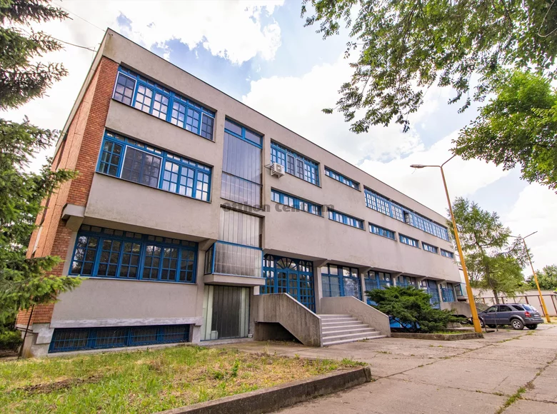 Commercial property 1 500 m² in Hajduboeszoermeny, Hungary