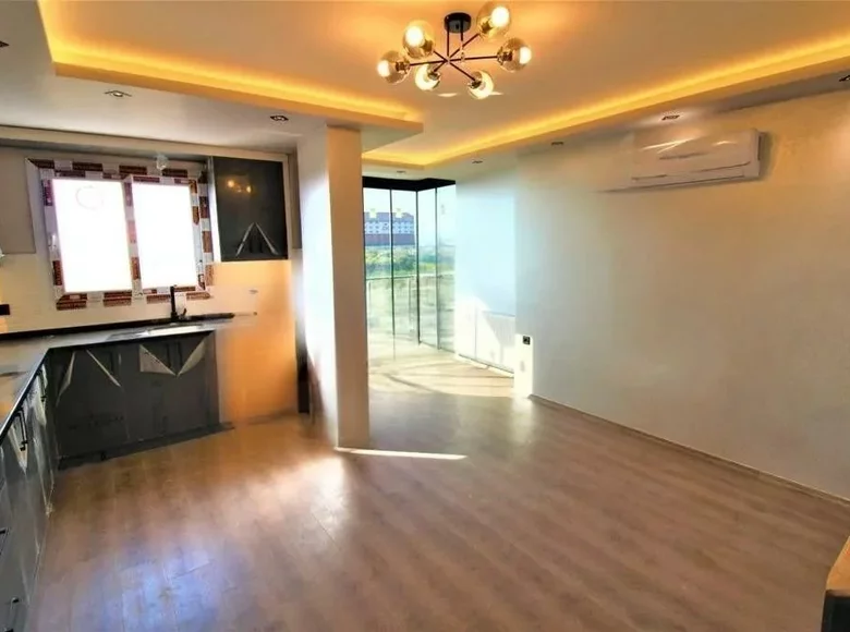 Mieszkanie 4 pokoi 220 m² Alanya, Turcja