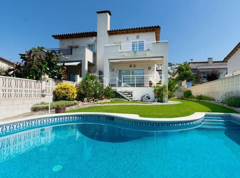 Townhouse 4 bedrooms 289 m² Sitges, Spain