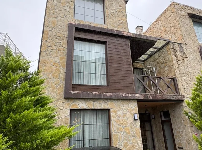 3 bedroom house 190 m² Batumi, Georgia