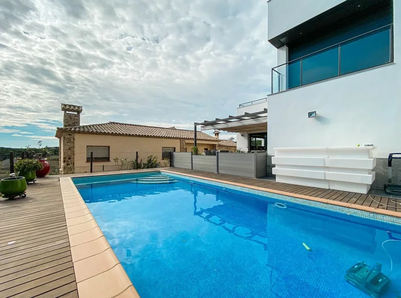 4 bedroom house 333 m² Blanes, Spain