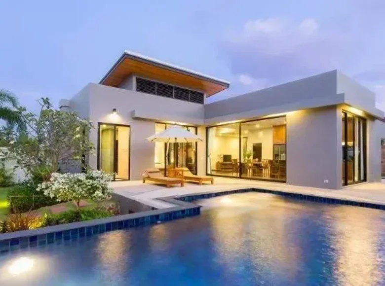 3 bedroom villa 323 m² Phuket, Thailand