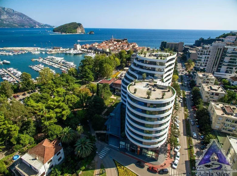 Mieszkanie 2 pokoi 90 m² Budva, Czarnogóra