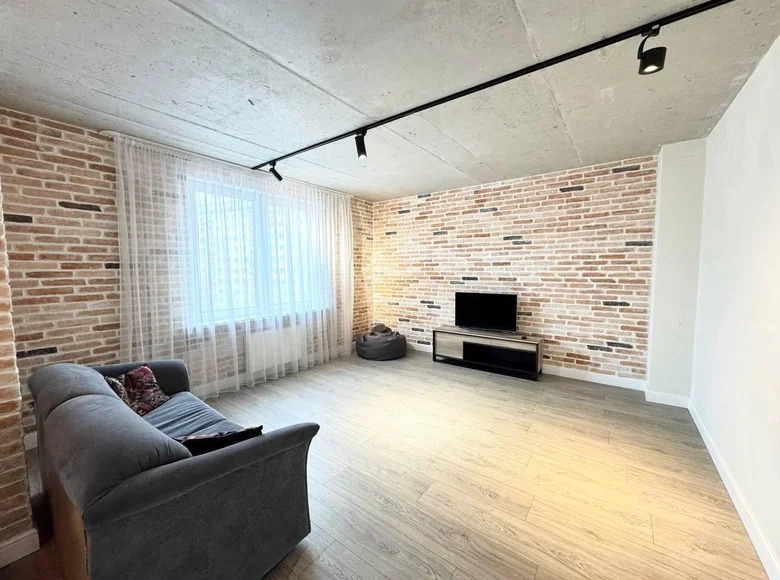 Wohnung 2 zimmer 74 m² Minsk, Belarus