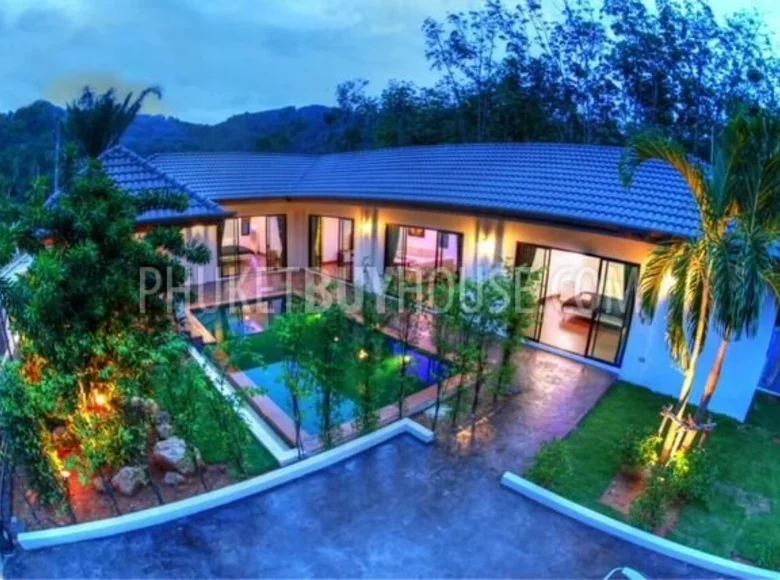 3 bedroom villa 220 m² Phuket, Thailand